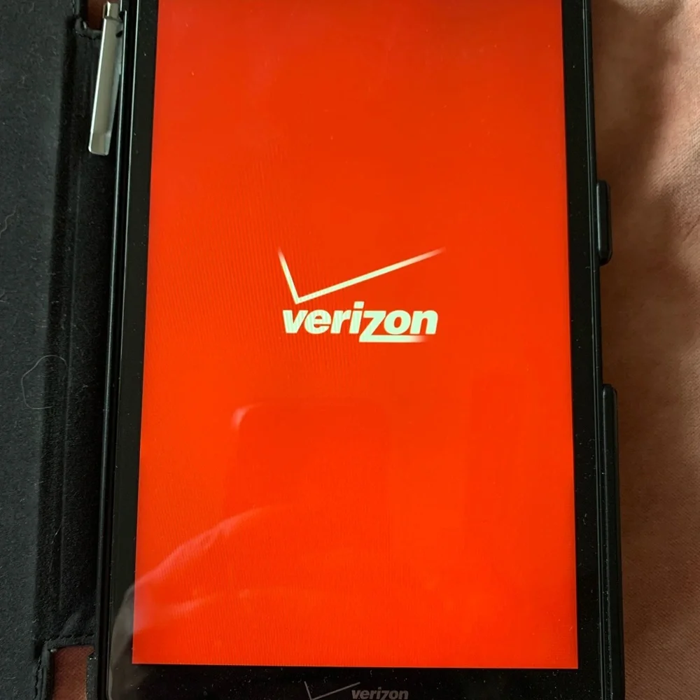 Verizon Ellipsis tablet with stylus and case